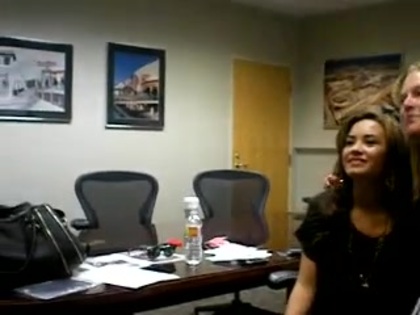 DEMI LOVATO VIP MEETING AT 8-1-10 0464 - Demilush - VIP Meeting At 08 01 2010 Part oo1