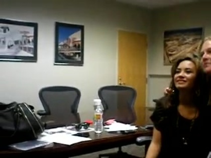 DEMI LOVATO VIP MEETING AT 8-1-10 0469 - Demilush - VIP Meeting At 08 01 2010 Part oo1