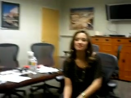 DEMI LOVATO VIP MEETING AT 8-1-10 2044 - Demilush - VIP Meeting At 08 01 2010 Part oo5