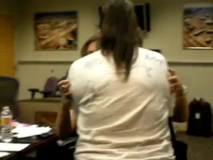 DEMI LOVATO VIP MEETING AT 8-1-10 2723