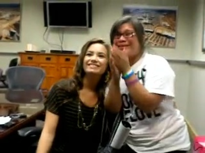 DEMI LOVATO VIP MEETING AT 8-1-10 3150