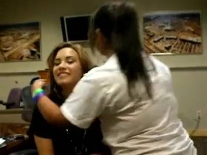 DEMI LOVATO VIP MEETING AT 8-1-10 3595 - Demilush - VIP Meeting At 08 01 2010 Part oo8