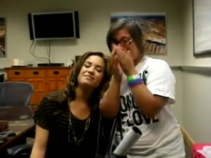 DEMI LOVATO VIP MEETING AT 8-1-10 3361 - Demilush - VIP Meeting At 08 01 2010 Part oo7