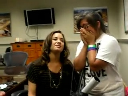 DEMI LOVATO VIP MEETING AT 8-1-10 3397 - Demilush - VIP Meeting At 08 01 2010 Part oo7