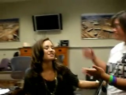 DEMI LOVATO VIP MEETING AT 8-1-10 3455 - Demilush - VIP Meeting At 08 01 2010 Part oo7