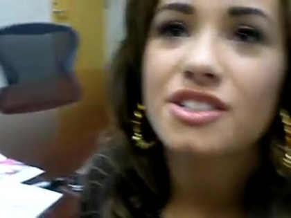 DEMI LOVATO VIP MEETING AT 8-1-10 4896