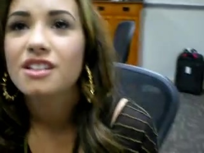 DEMI LOVATO VIP MEETING AT 8-1-10 4954