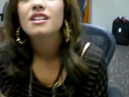 DEMI LOVATO VIP MEETING AT 8-1-10 4983 - Demilush - VIP Meeting At 08 01 2010 Part o10