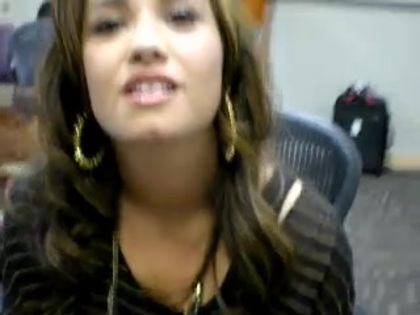 DEMI LOVATO VIP MEETING AT 8-1-10 5004 - Demilush - VIP Meeting At 08 01 2010 Part o11