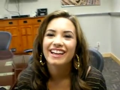 DEMI LOVATO VIP MEETING AT 8-1-10 5505 - Demilush - VIP Meeting At 08 01 2010 Part o12