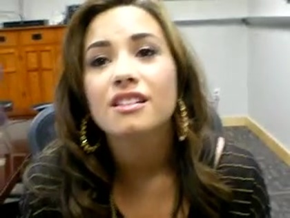 DEMI LOVATO VIP MEETING AT 8-1-10 5167