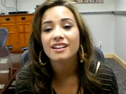DEMI LOVATO VIP MEETING AT 8-1-10 5237