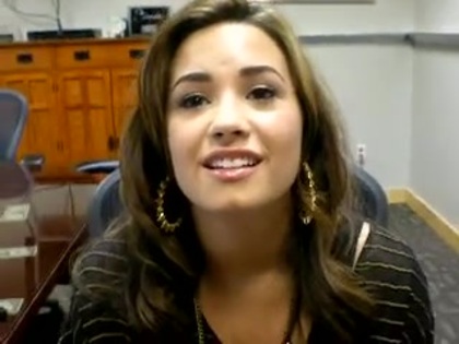 DEMI LOVATO VIP MEETING AT 8-1-10 5289