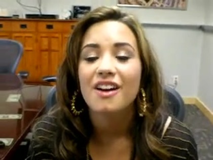 DEMI LOVATO VIP MEETING AT 8-1-10 5330