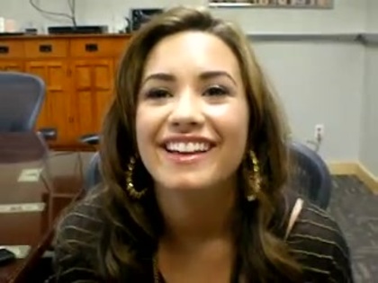 DEMI LOVATO VIP MEETING AT 8-1-10 5377