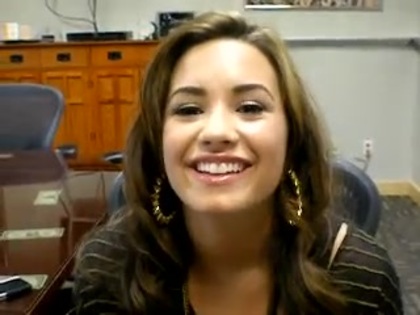 DEMI LOVATO VIP MEETING AT 8-1-10 5386
