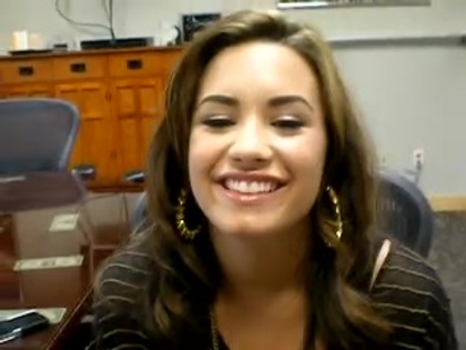DEMI LOVATO VIP MEETING AT 8-1-10 5411