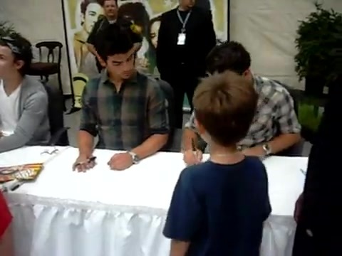 Meeting the Jonas Brothers and Demi Lovato at Walmart 0032