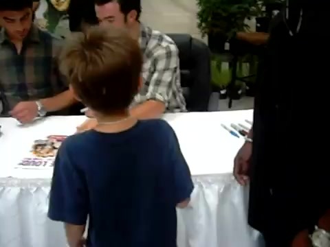 Meeting the Jonas Brothers and Demi Lovato at Walmart 0124