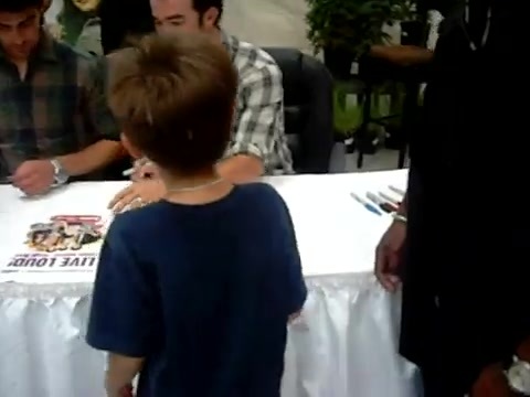 Meeting the Jonas Brothers and Demi Lovato at Walmart 0130