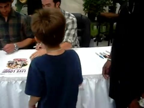 Meeting the Jonas Brothers and Demi Lovato at Walmart 0132