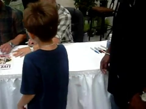 Meeting the Jonas Brothers and Demi Lovato at Walmart 0150
