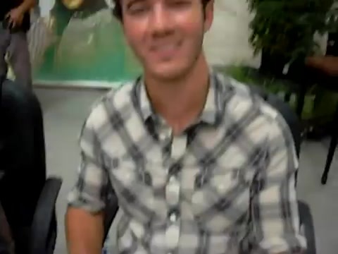 Meeting the Jonas Brothers and Demi Lovato at Walmart 0619