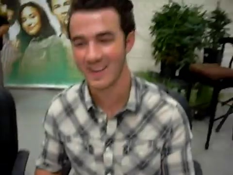 Meeting the Jonas Brothers and Demi Lovato at Walmart 0627