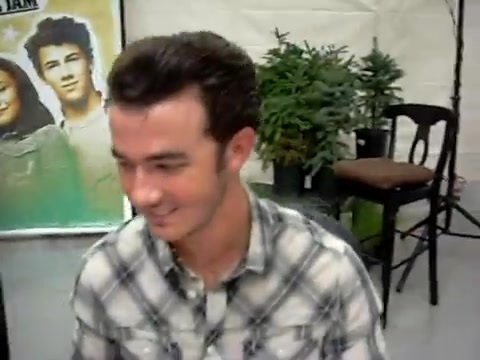 Meeting the Jonas Brothers and Demi Lovato at Walmart 0641