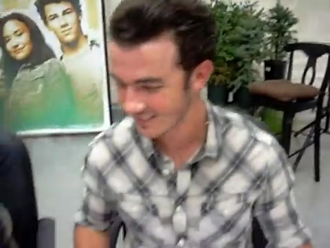 Meeting the Jonas Brothers and Demi Lovato at Walmart 0649