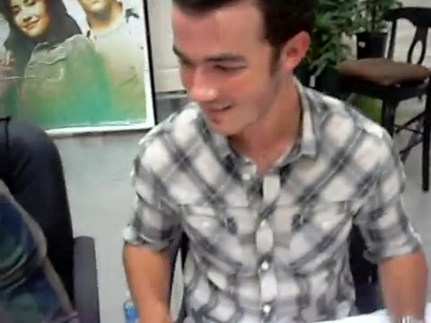 Meeting the Jonas Brothers and Demi Lovato at Walmart 0658