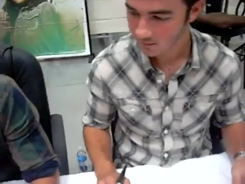 Meeting the Jonas Brothers and Demi Lovato at Walmart 0682