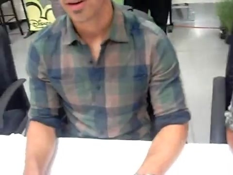 Meeting the Jonas Brothers and Demi Lovato at Walmart 1060