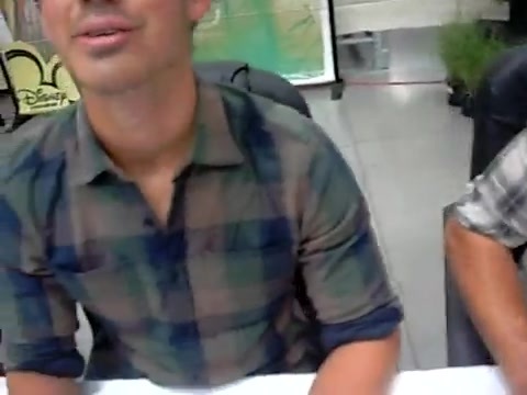 Meeting the Jonas Brothers and Demi Lovato at Walmart 0770