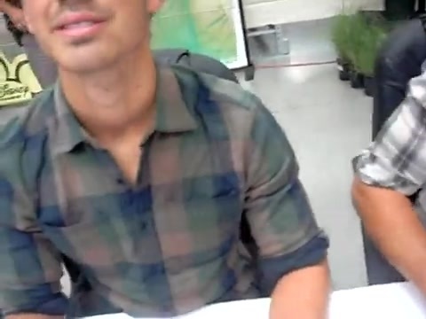 Meeting the Jonas Brothers and Demi Lovato at Walmart 0793