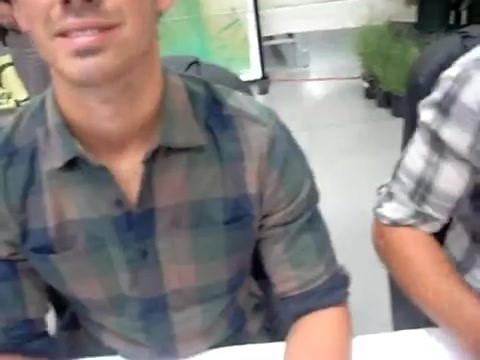 Meeting the Jonas Brothers and Demi Lovato at Walmart 0808