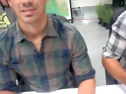 Meeting the Jonas Brothers and Demi Lovato at Walmart 0812