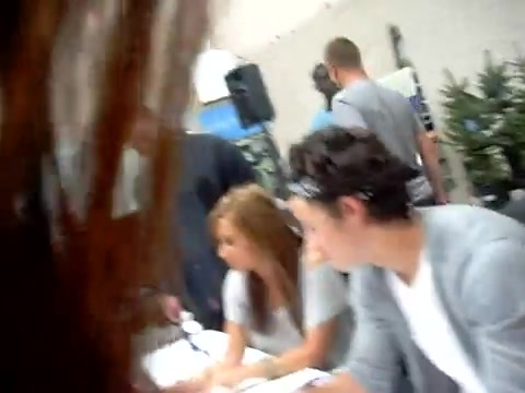Meeting the Jonas Brothers and Demi Lovato at Walmart 1299