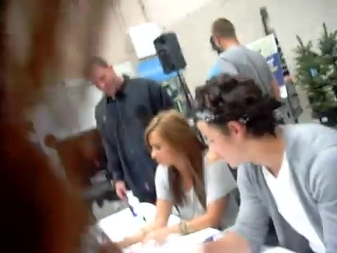 Meeting the Jonas Brothers and Demi Lovato at Walmart 1303
