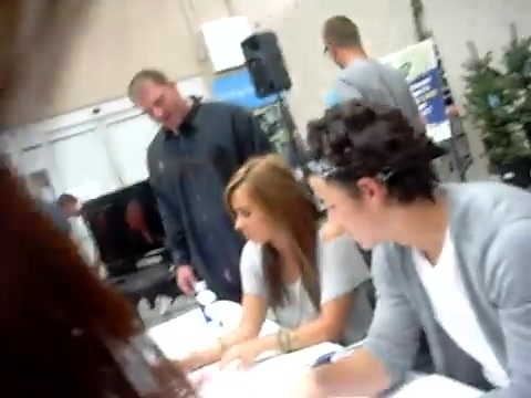 Meeting the Jonas Brothers and Demi Lovato at Walmart 1307 - Demilush - Meeting the Jonas Brothers and Demi Lovato at Walmart Part oo3