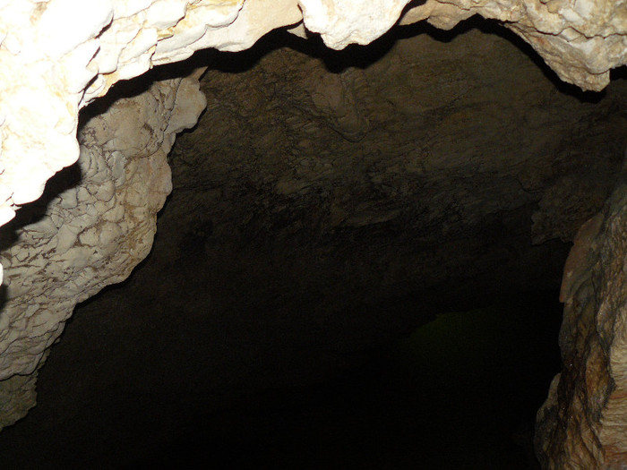 Intrarea in pescera - GROTTES de Vallorbe