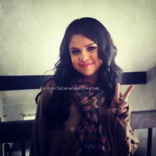 399031_424803944214785_158604487501400_1501375_1297919828_n - Selena Gomez 5