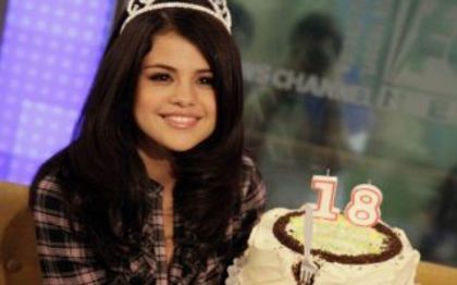543561_357118094343866_119049044817440_864769_505827794_n - Selena Gomez 5
