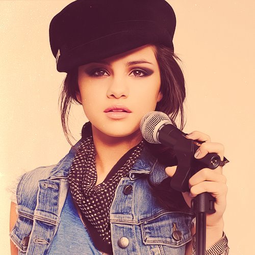 544577_211482252286082_107522076015434_280448_63669683_n - Selena Gomez 5