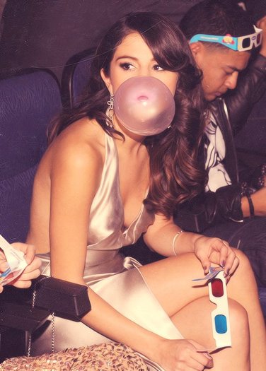 556775_402996866406476_364510443588452_1106874_753910852_n - Selena Gomez 5