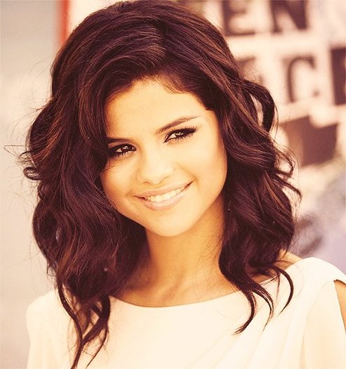 579159_343465655709110_119049044817440_834819_1013260242_n - Selena Gomez 5