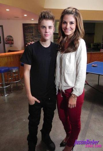 300431_195831903825447_100001959175918_425947_164788096_n - Justin Bieber 5