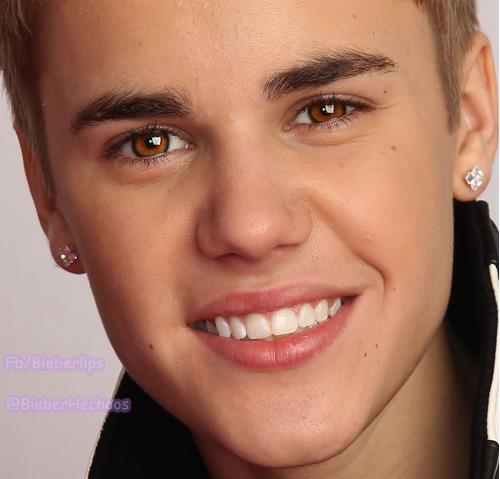 314569_296636150360120_119082258115511_1066851_757716366_n - Justin Bieber 5
