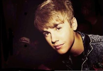 418180_330314923685715_110972012286675_1039798_39076272_n - Justin Bieber 5