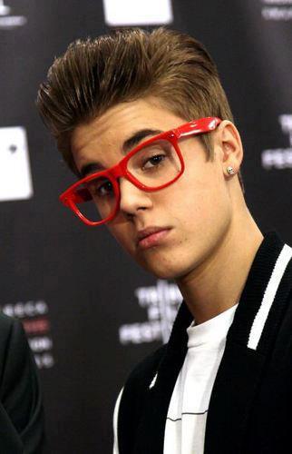 546495_245844312189409_689455917_n - Justin Bieber 5